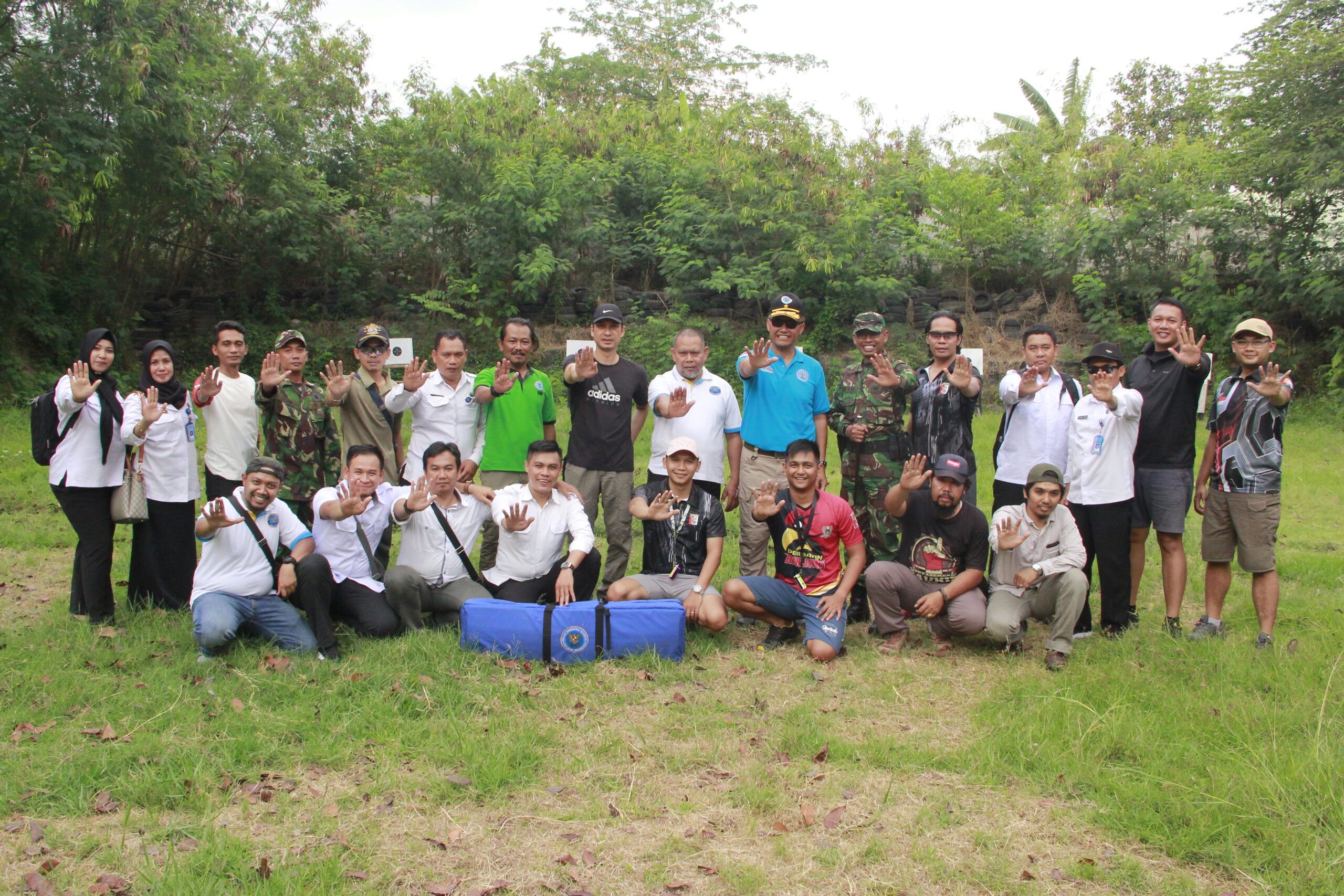 BNNP NTB Latihan menembak bersama Yonif 742/SWY dan Perbakin NTB BNNP NTB Latihan menembak bersama Yonif 742/SWY dan Perbakin NTB