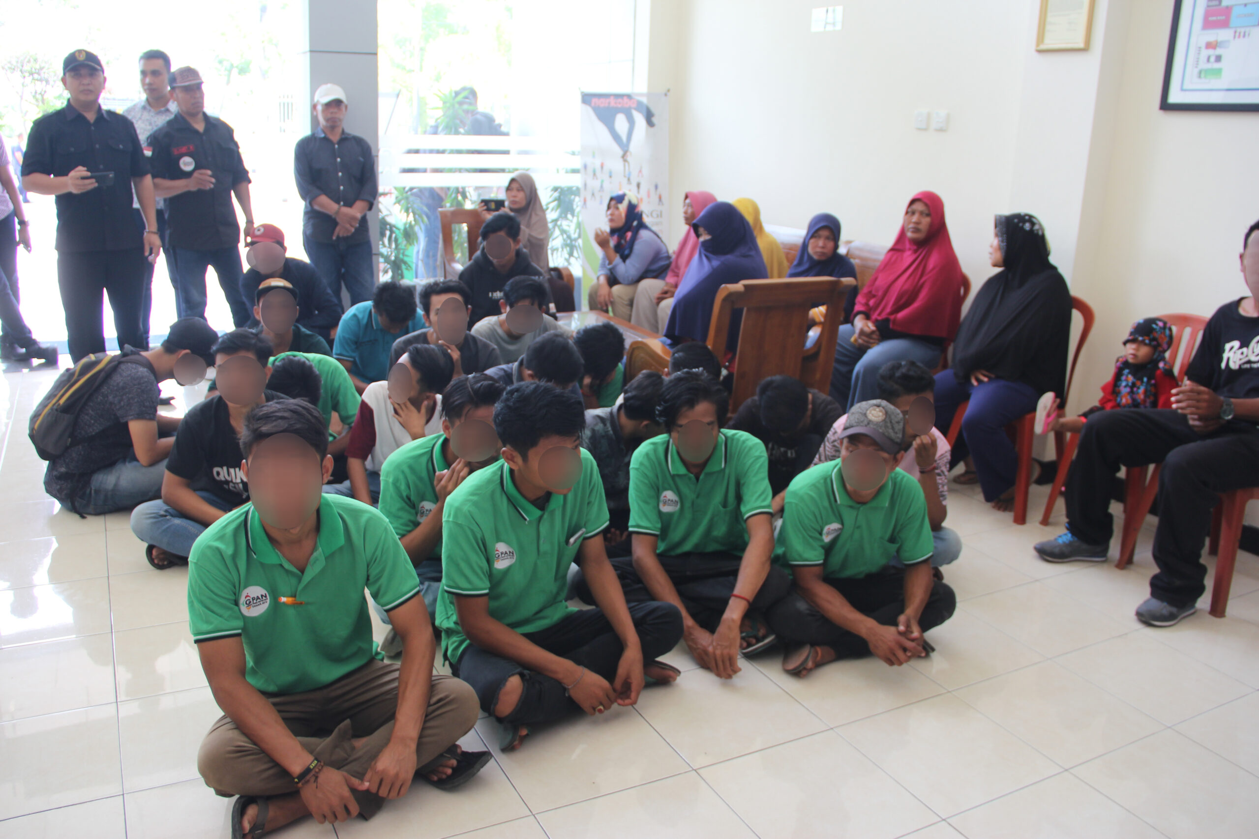 Pemda Lombok Barat membawa 21 Remaja untuk Rehab di BNNP NTB Pemda Lombok Barat membawa 21 Remaja untuk Rehab di BNNP NTB