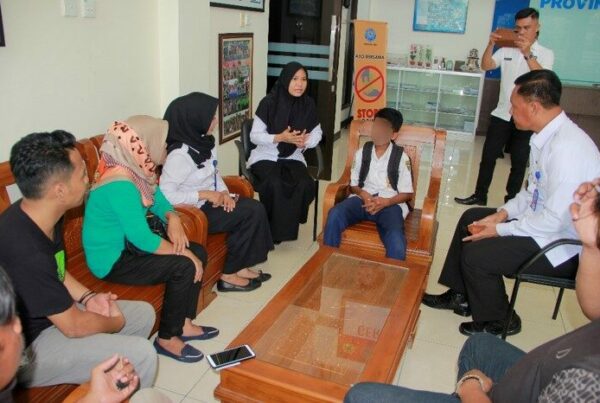 Meningkatkan Kesehatan dan Ketahanan Keluarga (Seri I): “Mohon dibantu, anak saya pecandu!” Meningkatkan Kesehatan dan Ketahanan Keluarga (Seri I): “Mohon dibantu, anak saya pecandu!”