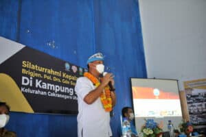 KUNJUNGI KAMPUNG SEHAT BERSINAR, KEPALA BNNP NTB BERIKAN SK RELAWAN DAN AGEN PEMULIHAN