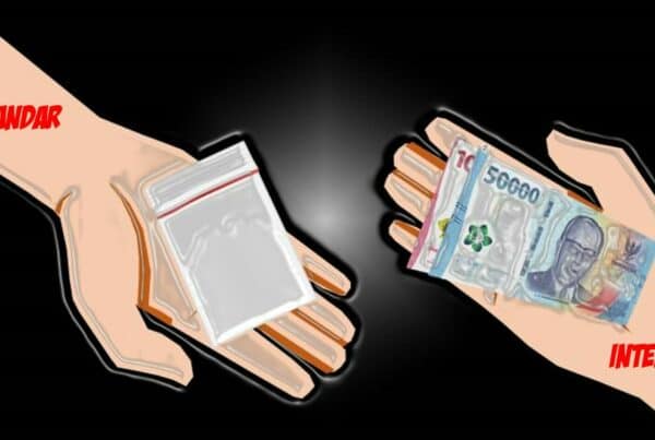 UNDERCOVER BUY DAN POLEMIKNYA