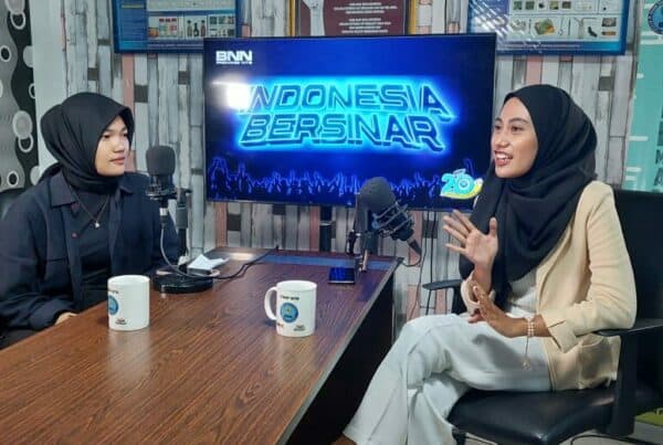 LINGKUNGAN SEHAT MEMERANGI NARKOBA LINGKUNGAN SEHAT MEMERANGI NARKOBA